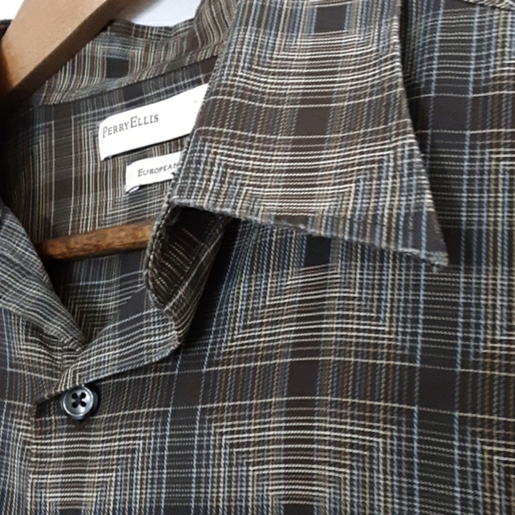 Perry Ellis Patterned Button Down - Picture 3 of 5